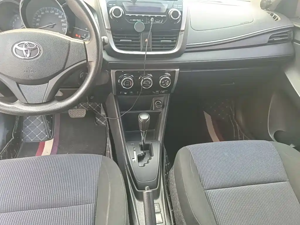 Toyota Yaris L — миниатюра 14
