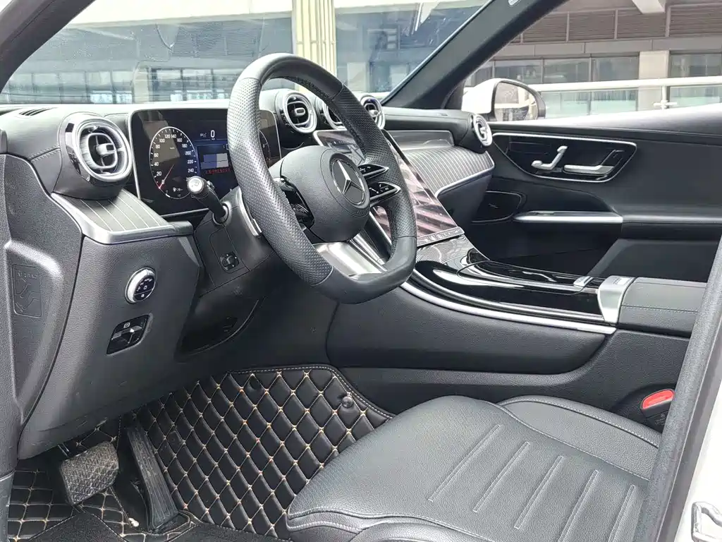 Mercedes-Benz GLC 2023 GLC 300 L 4MATIC 5 мест