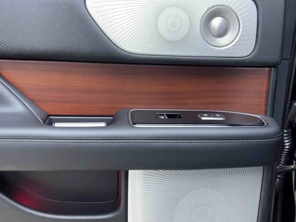 Lincoln Navigator