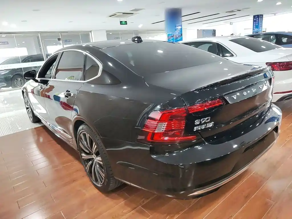 Volvo S90 — миниатюра 5
