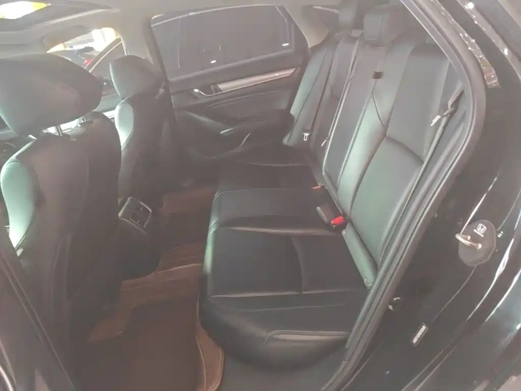 Honda Accord — миниатюра 17