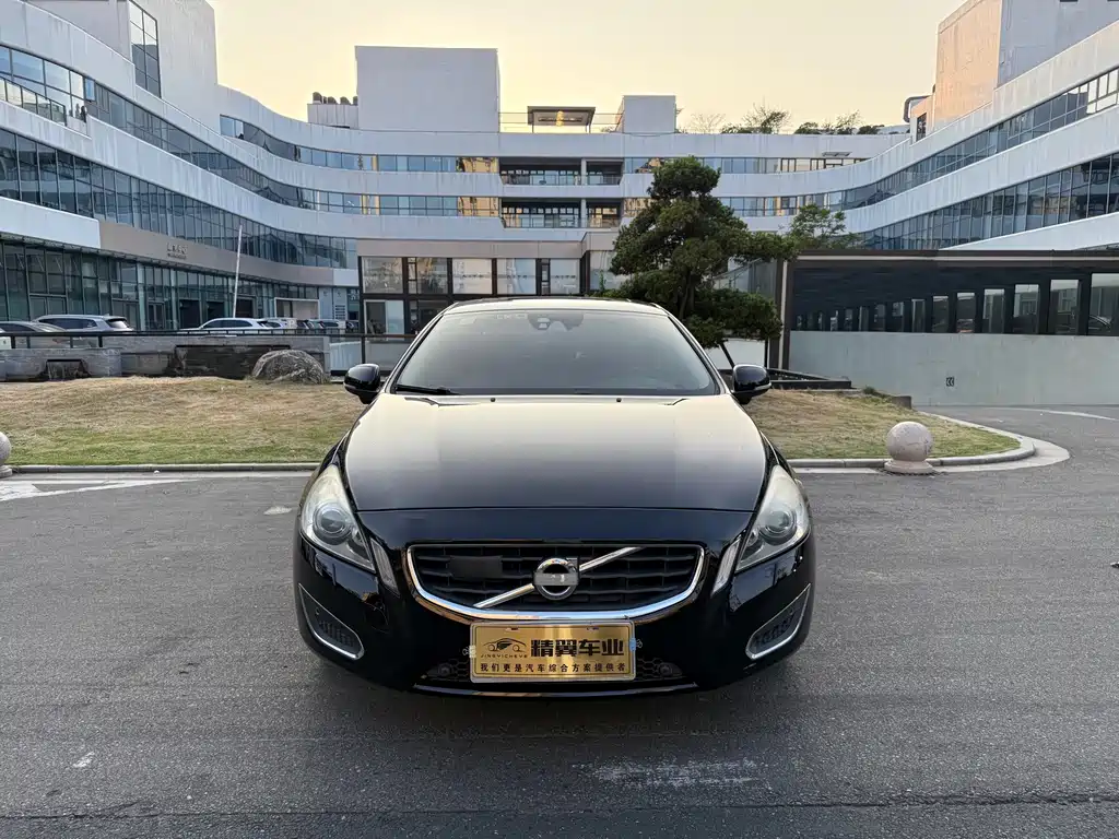 Volvo S60 (Import) — миниатюра 2