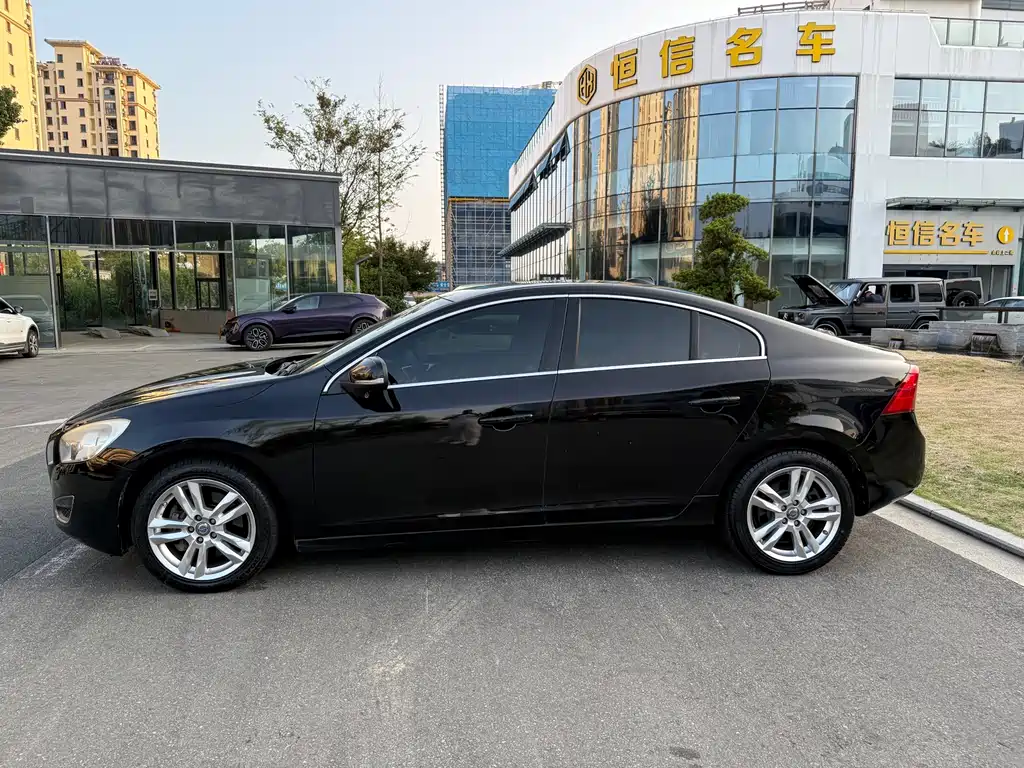 Volvo S60 (Import) — миниатюра 3