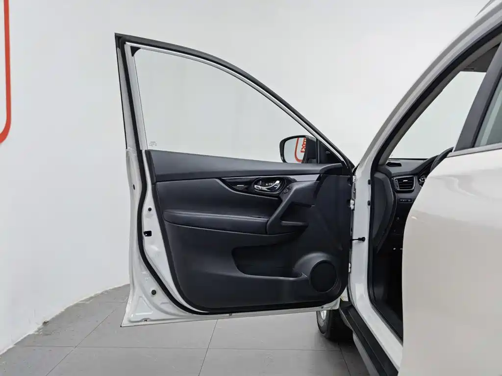 Nissan X-Trail — миниатюра 8