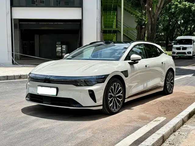2025 Zeekr 007