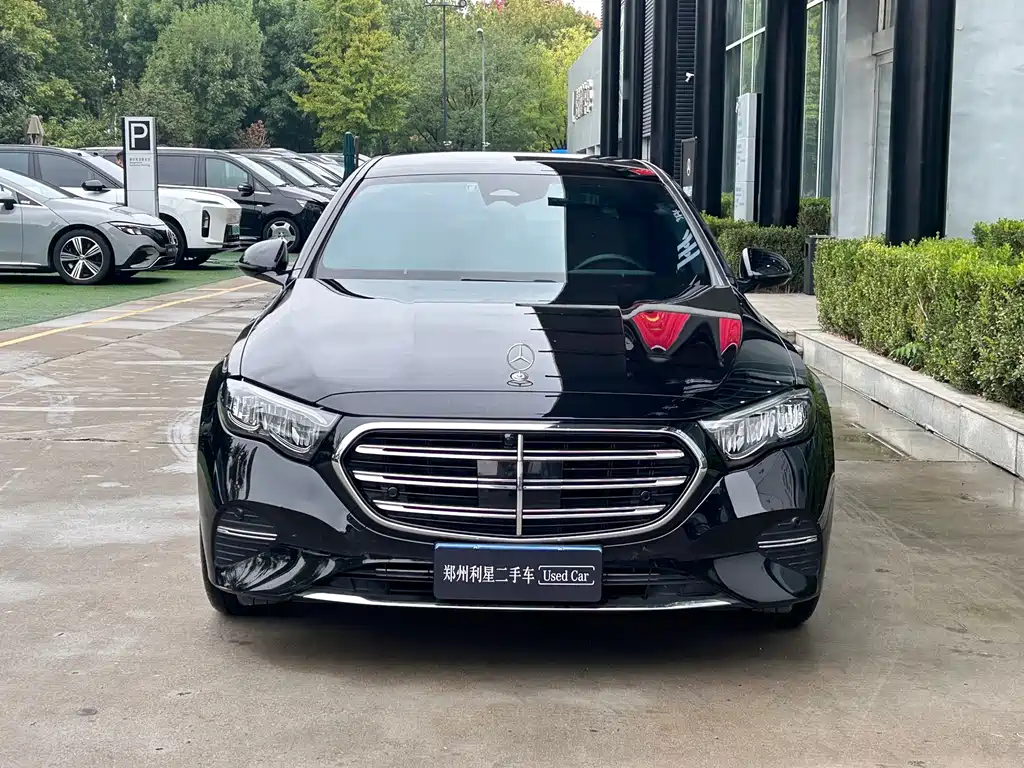 Mercedes-Benz E-Class — миниатюра 2