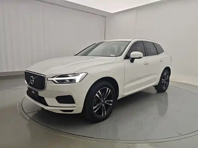 Volvo XC — фото 1