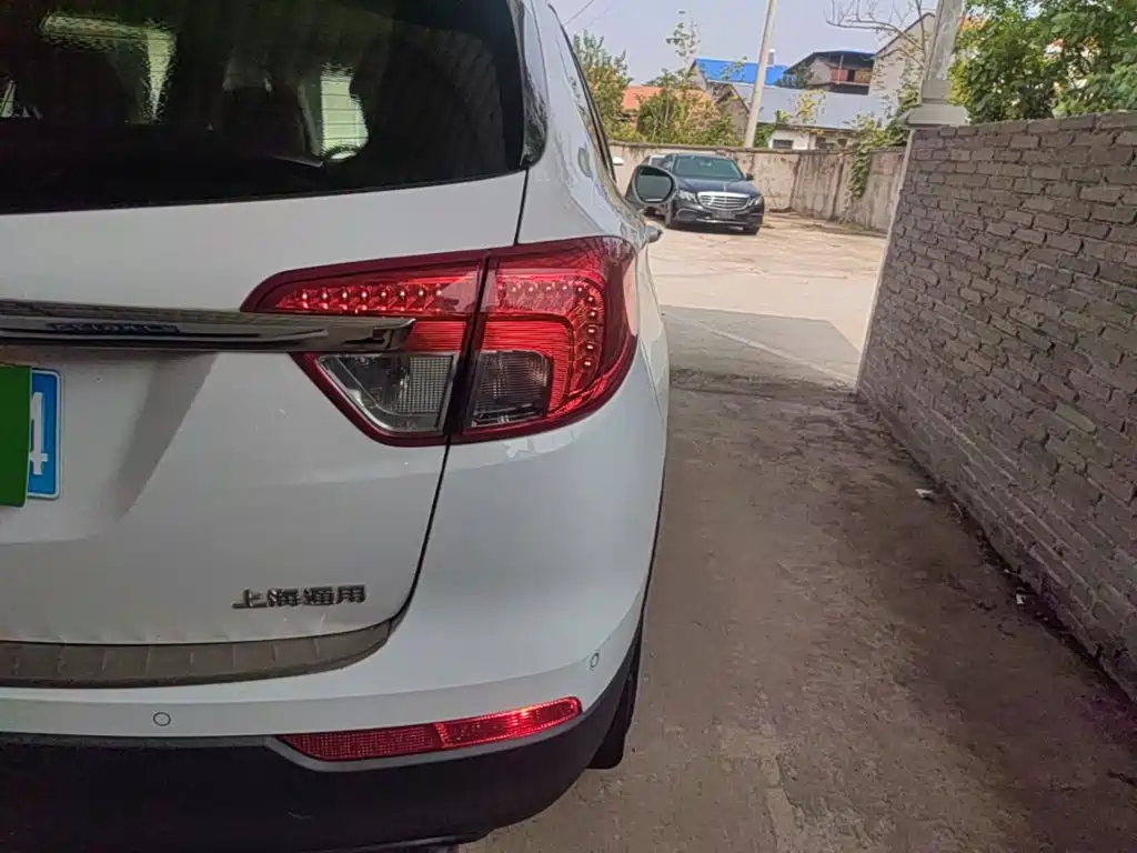 Buick Envision Plus — миниатюра 8