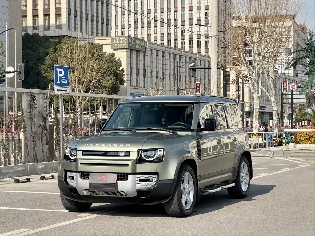 LAND ROVER DEFENDER