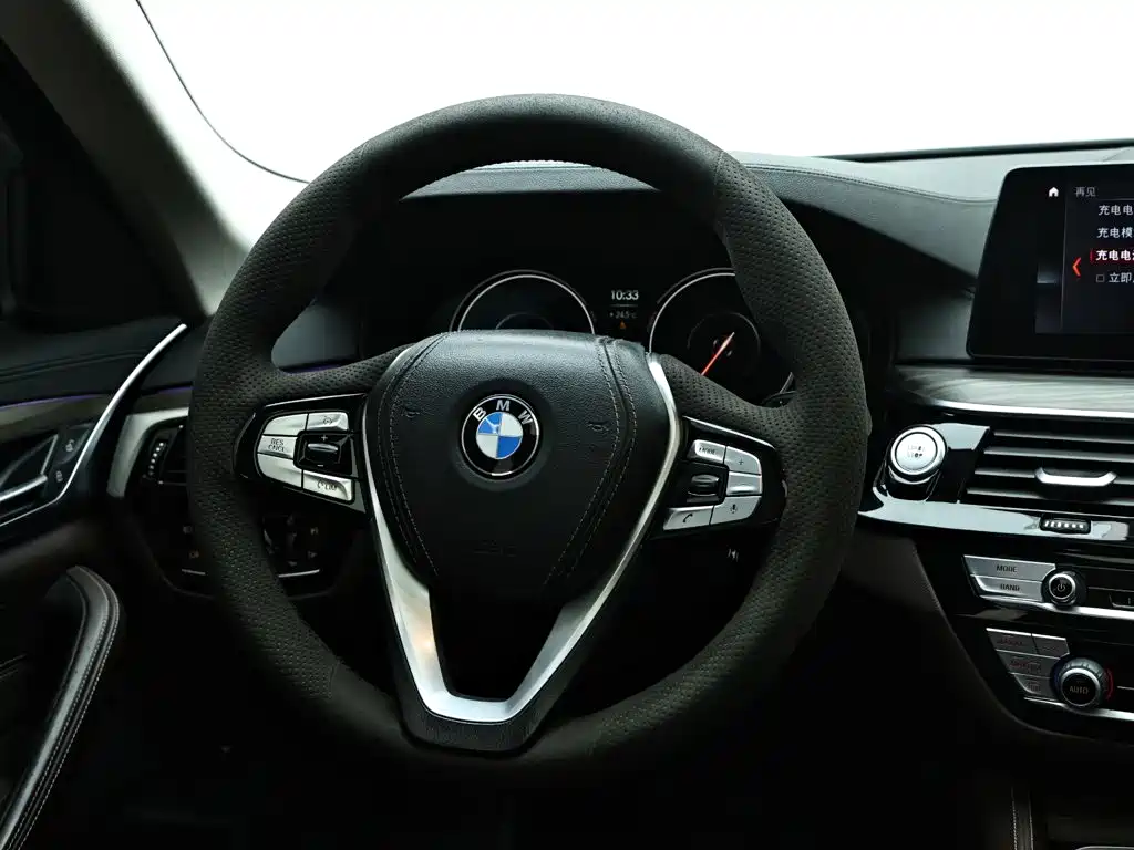 BMW 5 Series New Energy — миниатюра 13