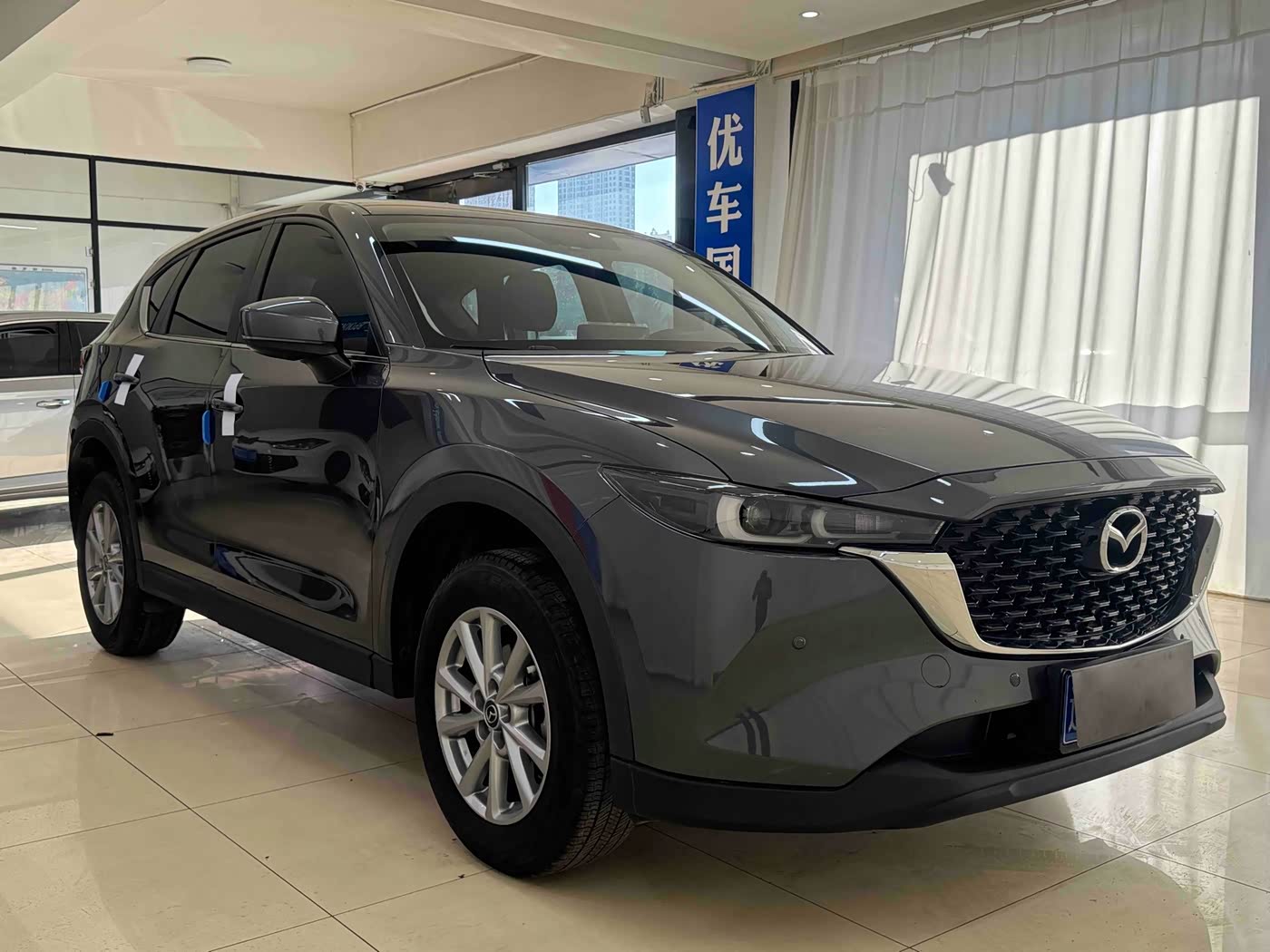 Mazda CX-5 2.0 л 2022 г. Серебристо-серый, пробег 43000 км