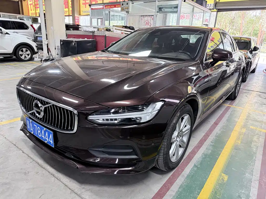 Volvo S90