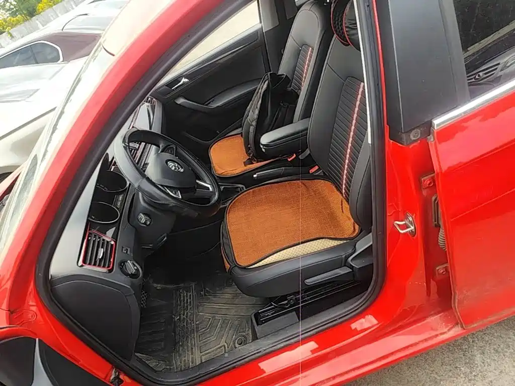 Skoda Rapid Spaceback — миниатюра 15