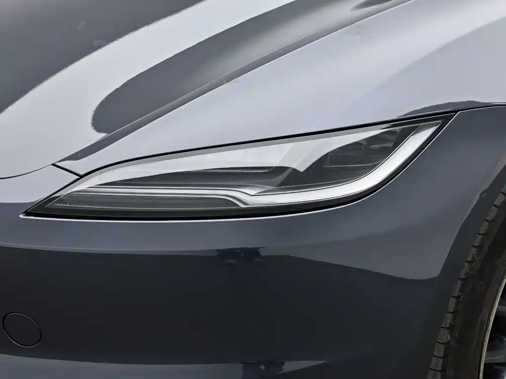 Tesla Model 3 — миниатюра 17