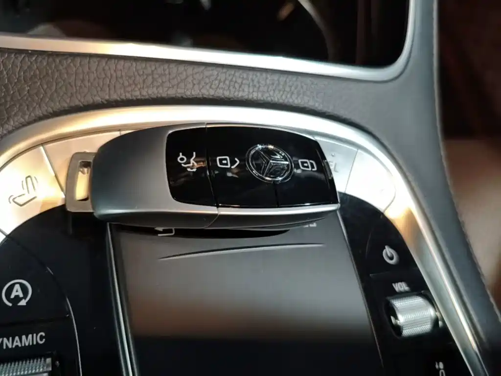 Mercedes-Benz S-Class — миниатюра 9