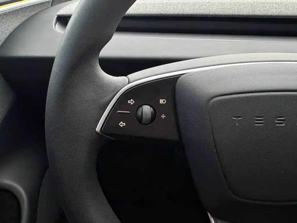 Tesla Model 3 — миниатюра 27