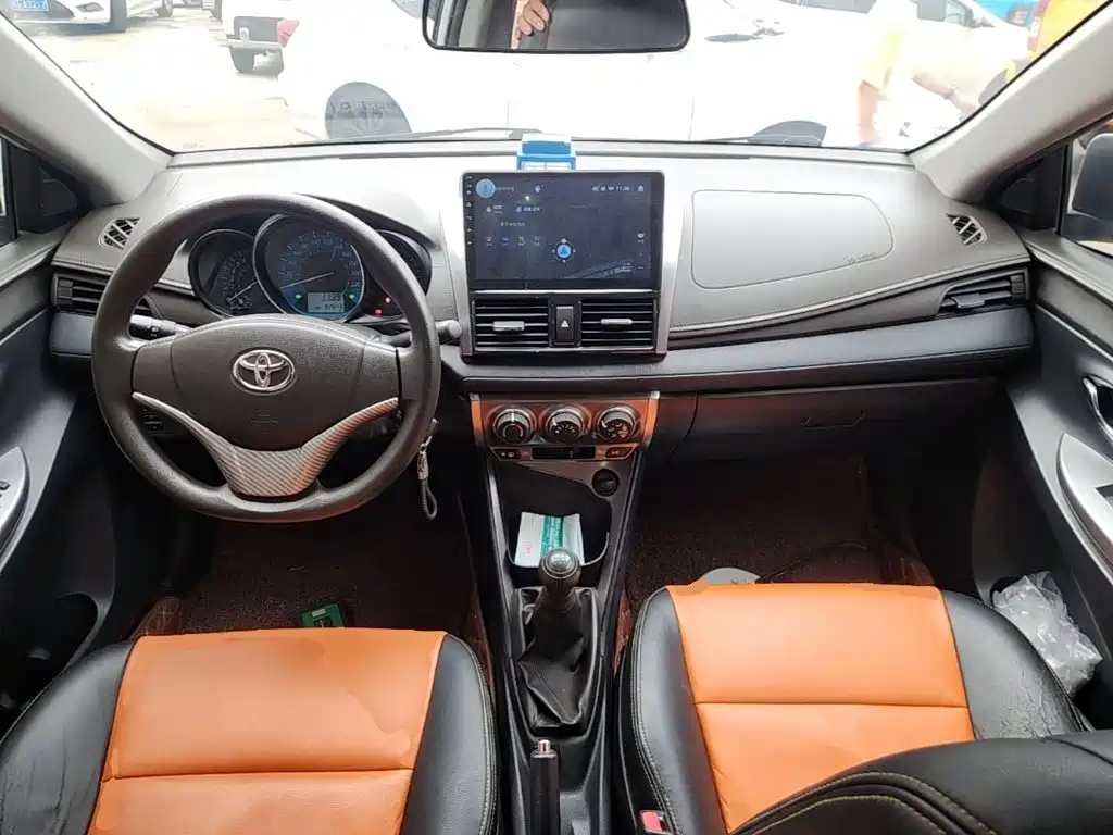 Toyota Yaris L — миниатюра 10
