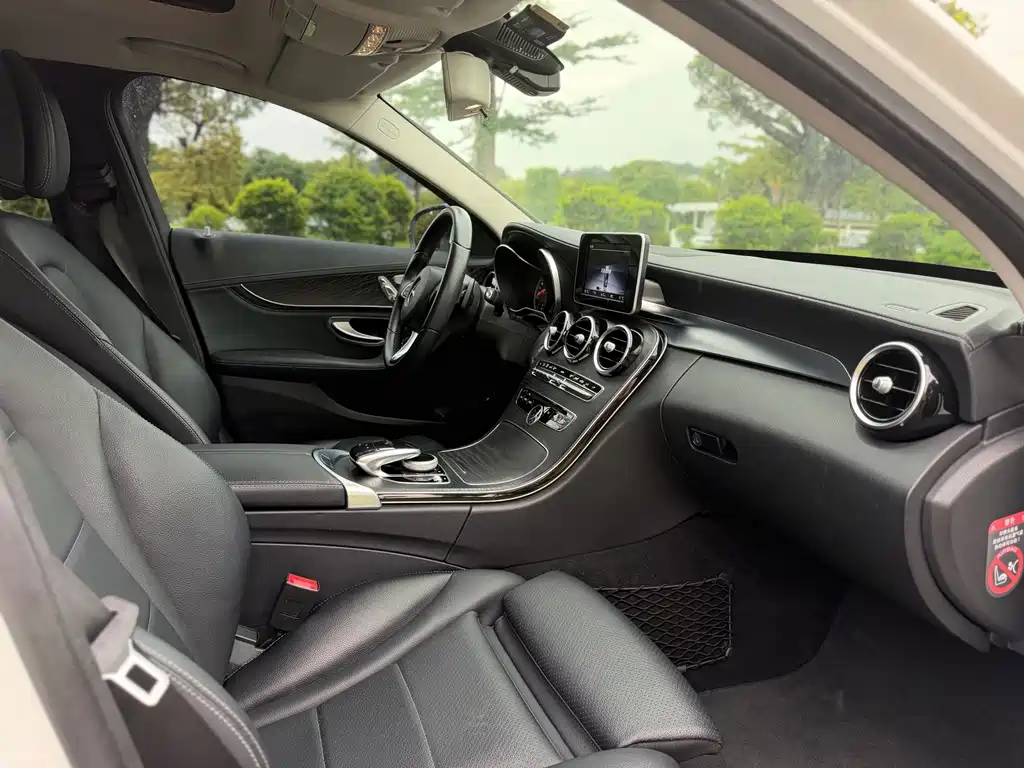 Mercedes-Benz C-Class — миниатюра 19