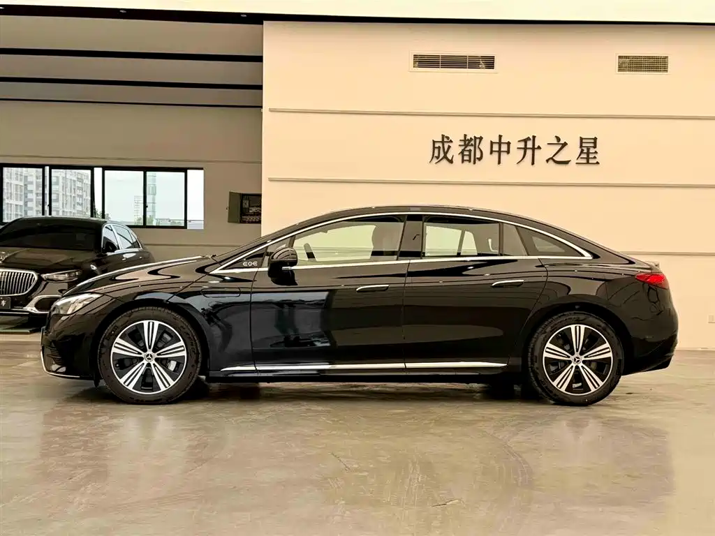 Mercedes-Benz EQE 2025 500 4MATIC Luxury