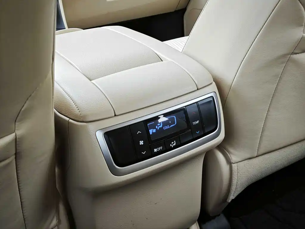 Toyota Highlander — миниатюра 16