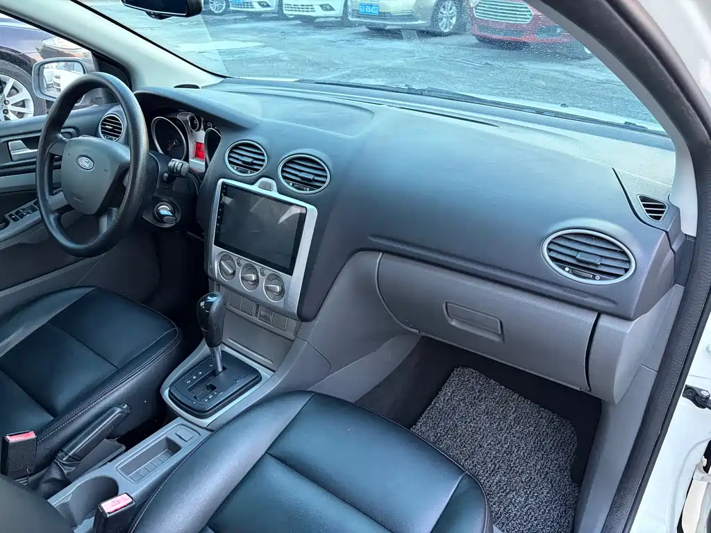 Ford Focus — миниатюра 11