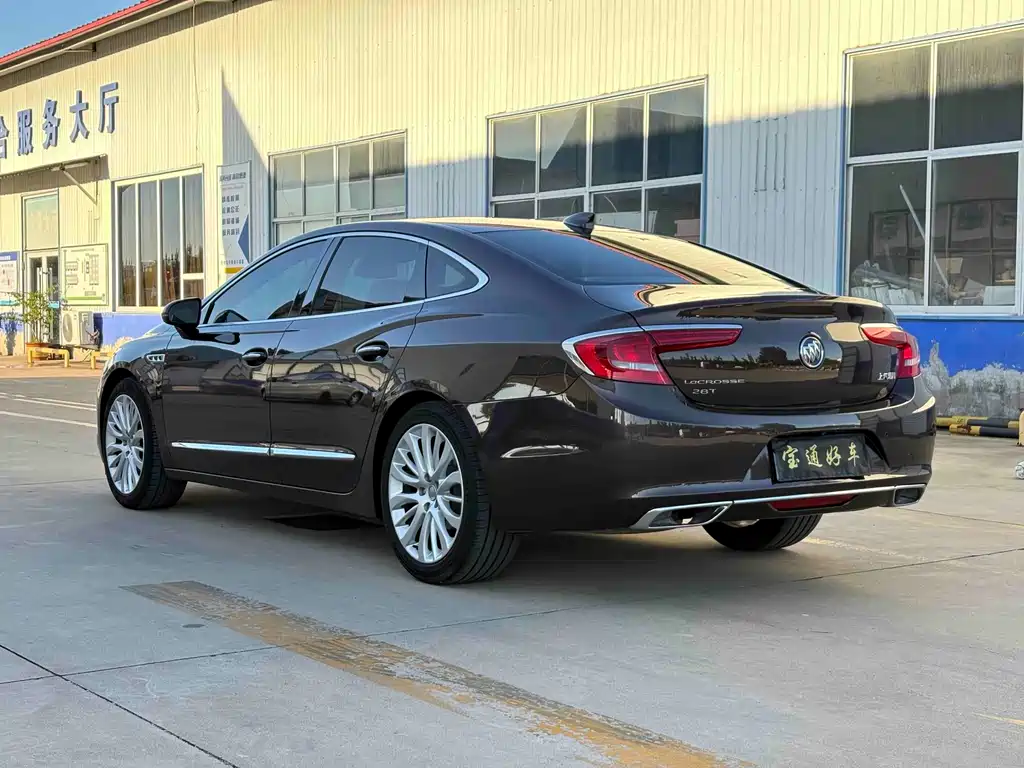 Buick LaCrosse — миниатюра 7