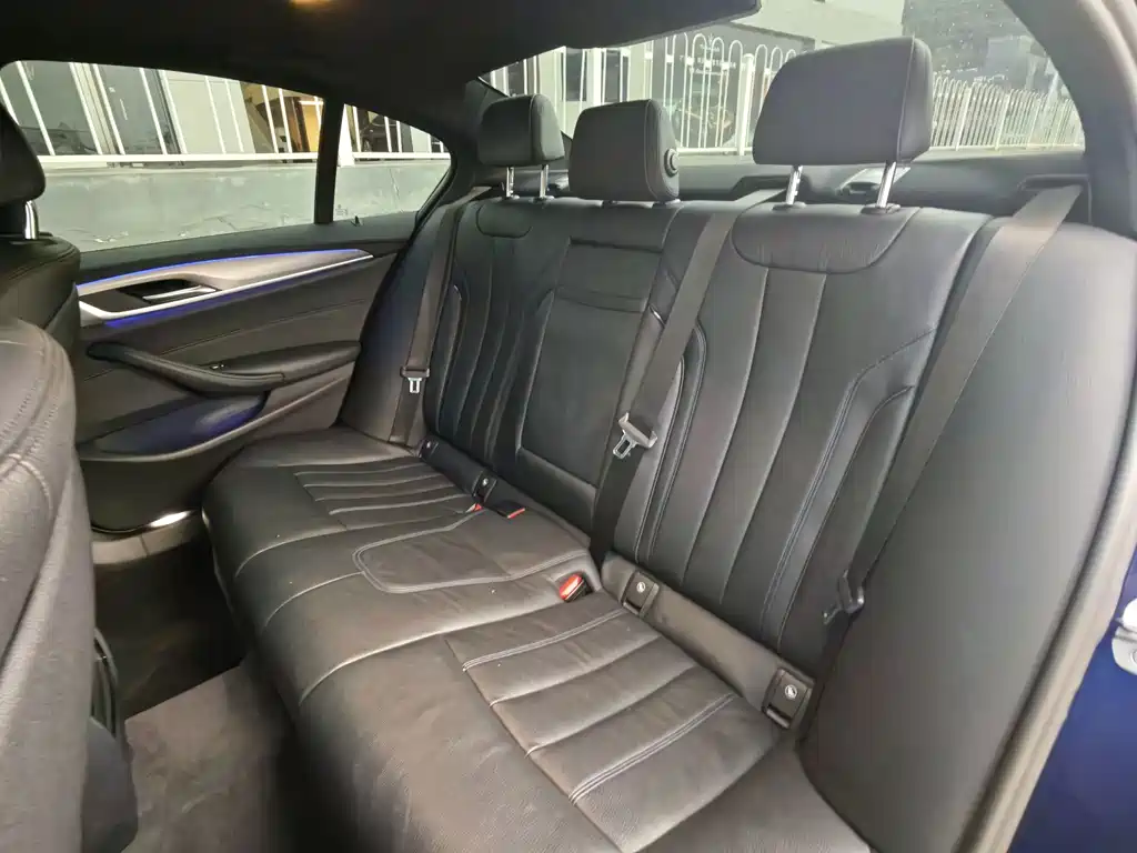 BMW 5 Series (Import) — миниатюра 9