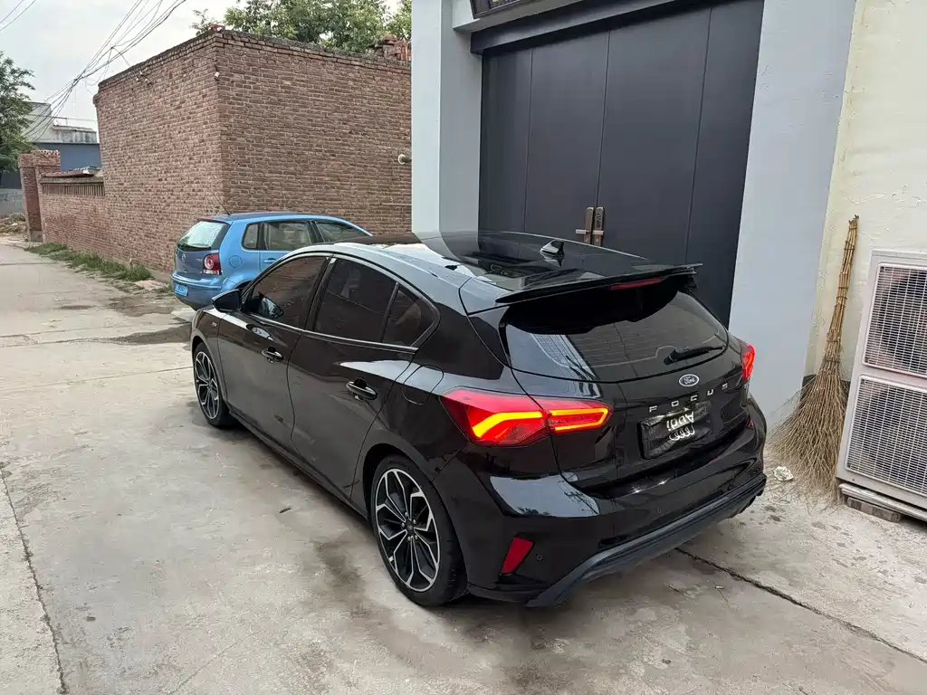 Ford Focus — миниатюра 4