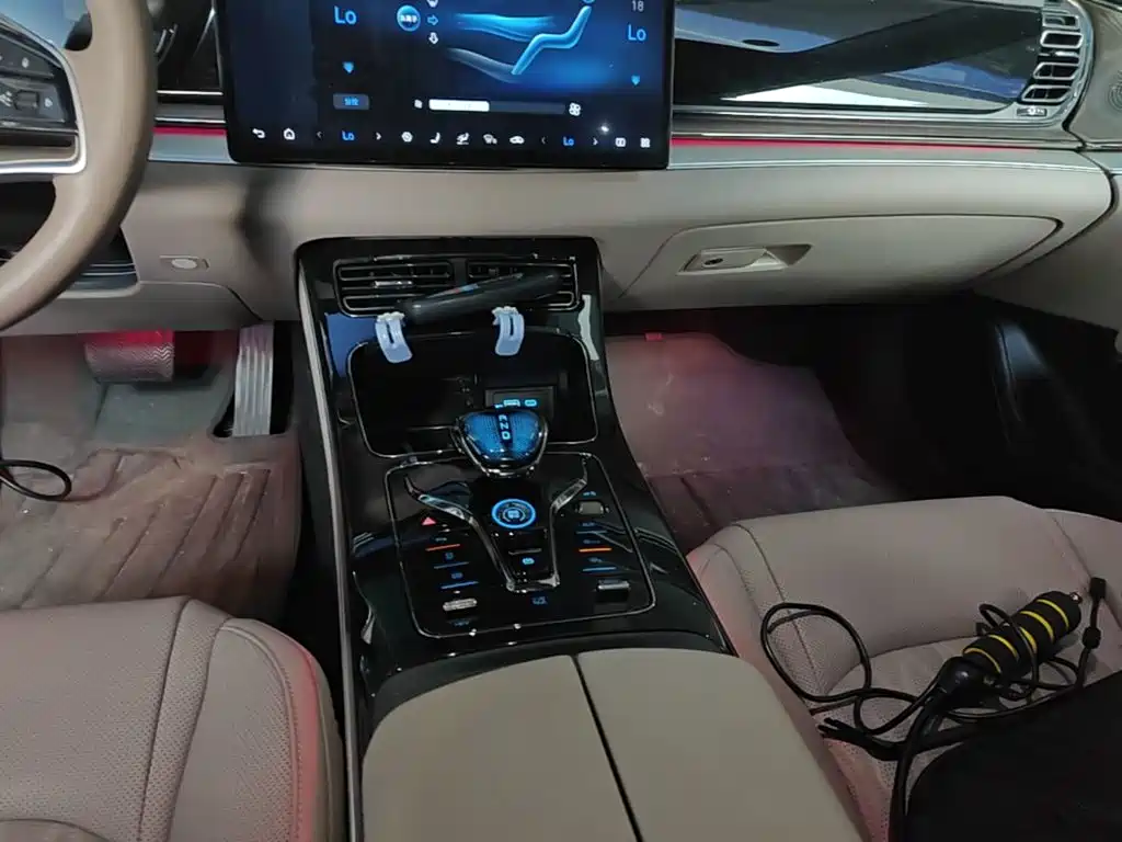 BYD Han — миниатюра 14