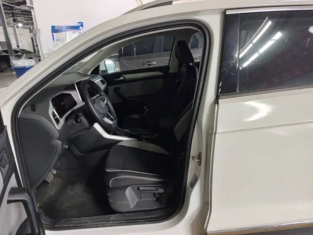 Volkswagen T-Roc — миниатюра 15