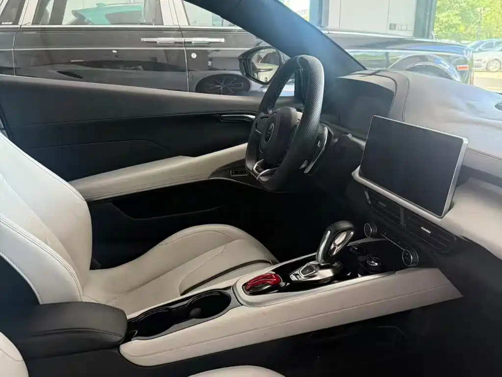 Lotus Emira 2.0T DCT First Edition, фото 9