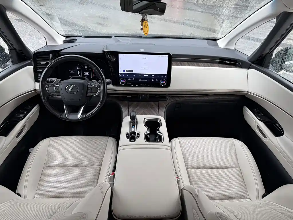 Lexus LM — миниатюра 7