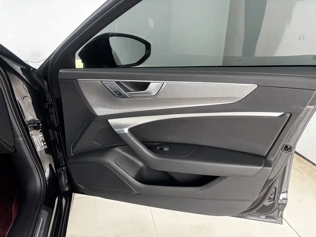 Audi A6L — миниатюра 25