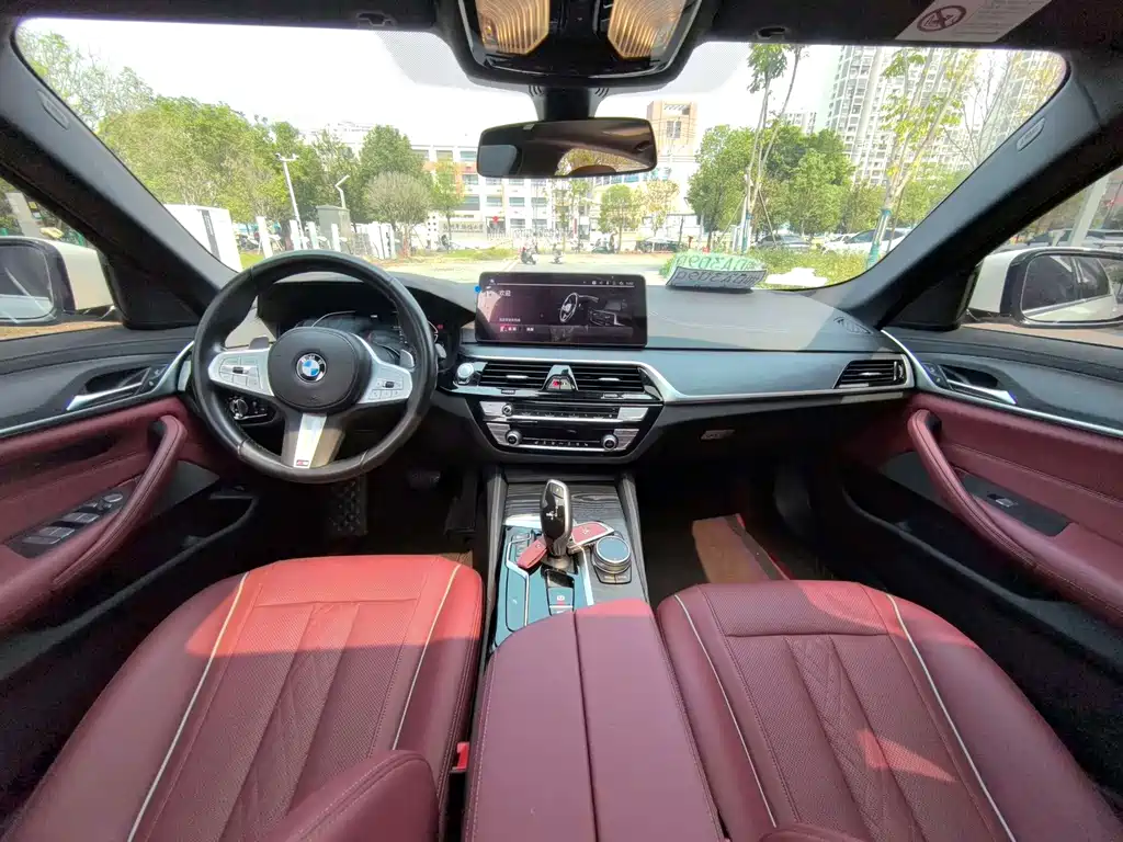 BMW 5 Series — миниатюра 6