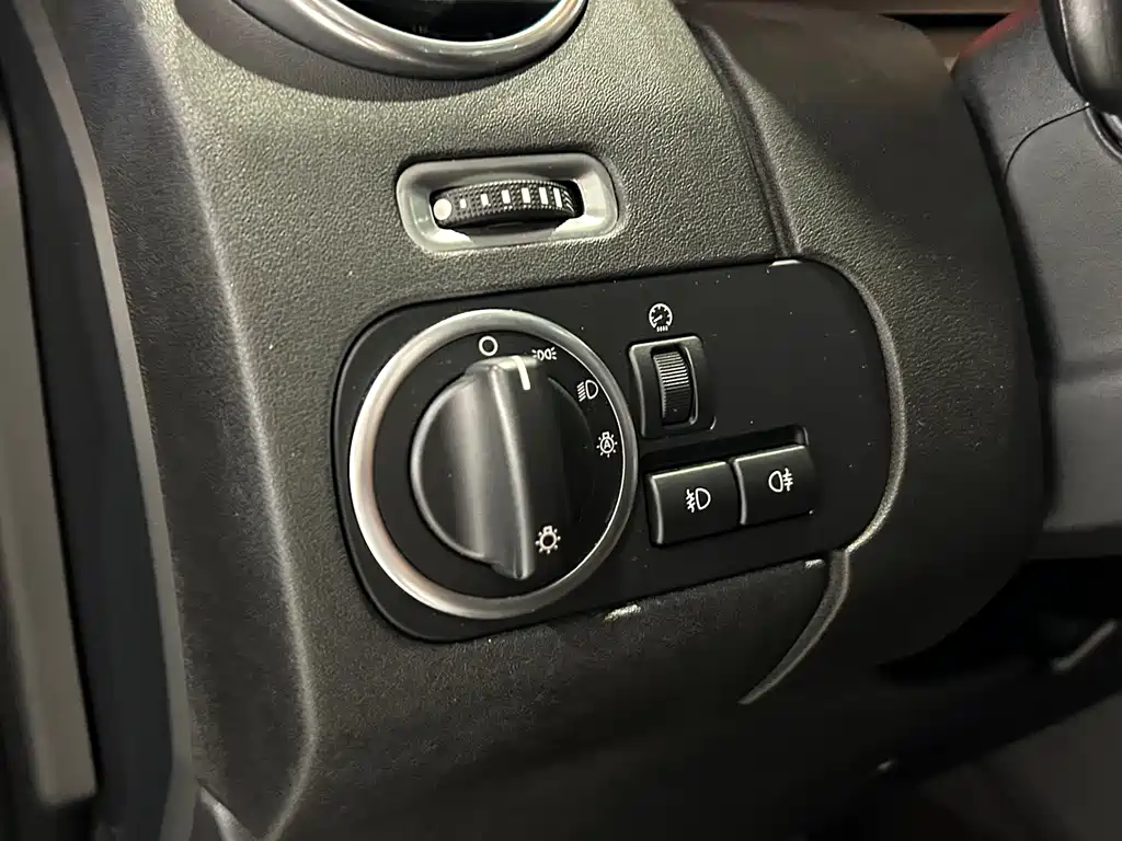 Land Rover Discovery 2015 3.0 SC V6 HSE
