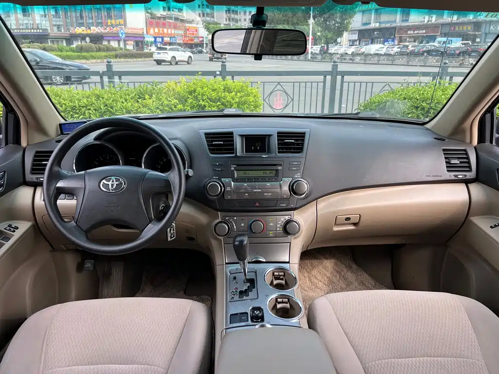 Toyota Highlander — миниатюра 9