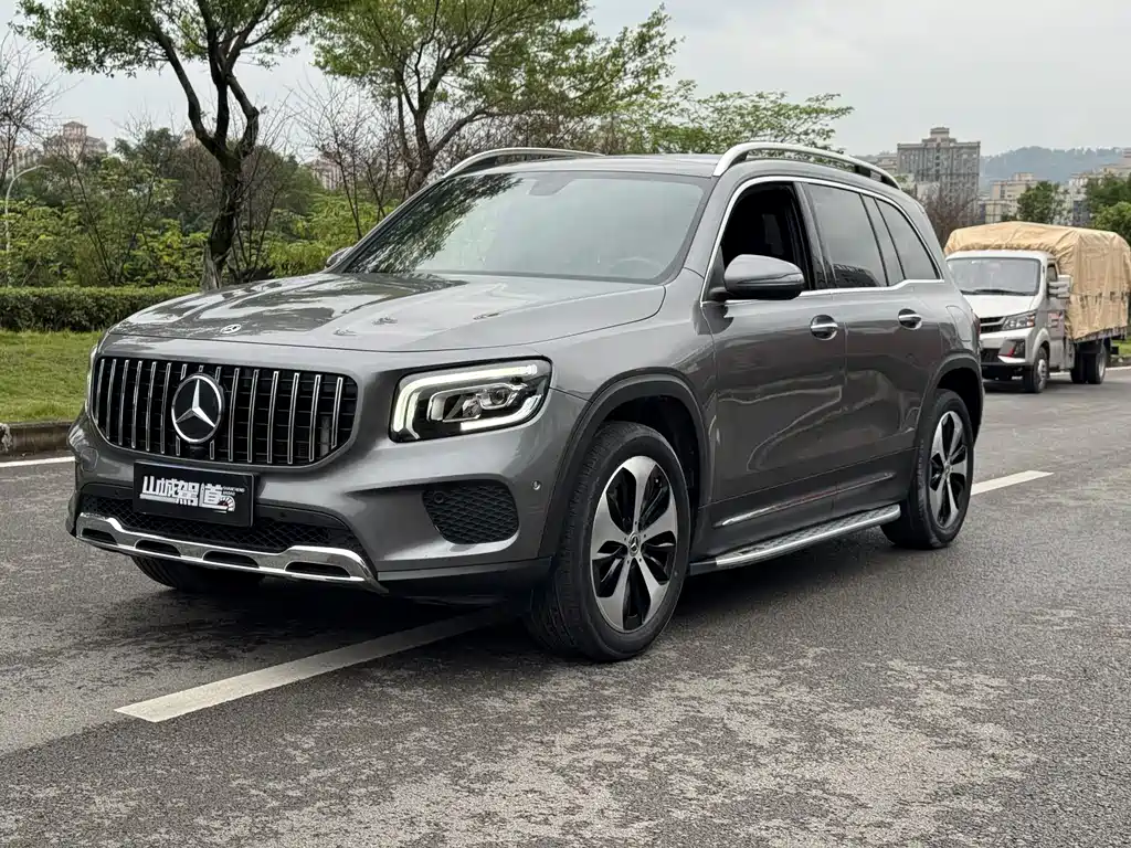MERCEDES-BENZ GLB