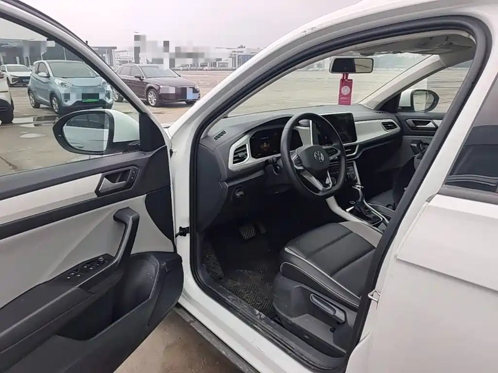 Volkswagen T-Roc — миниатюра 16