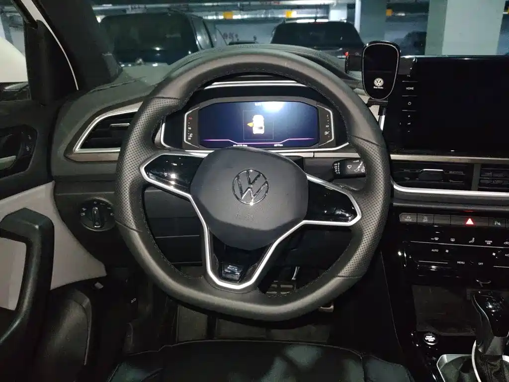 Volkswagen T-Roc — миниатюра 3