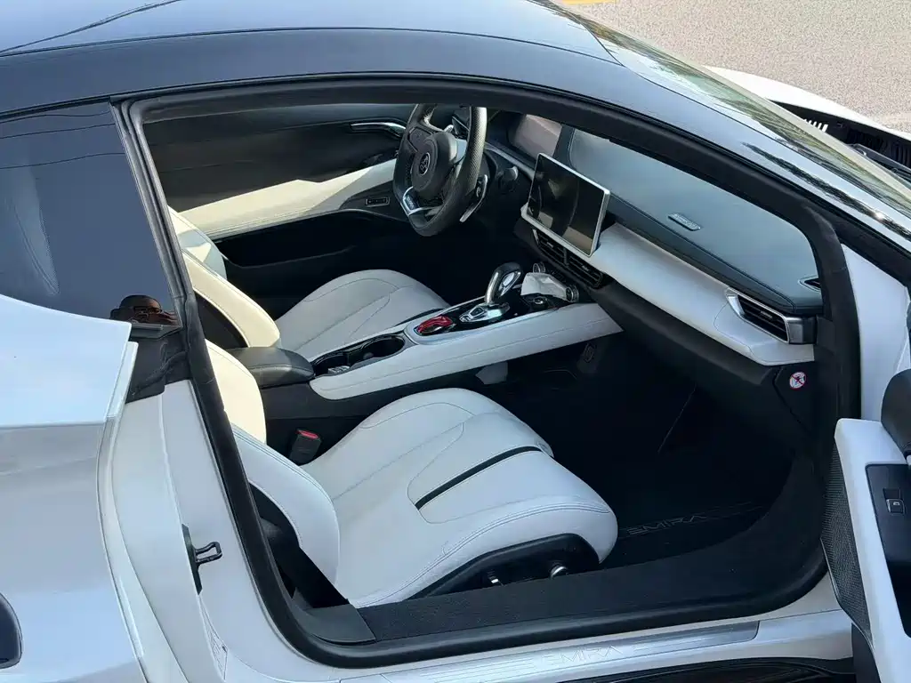 Lotus Emira 2.0T DCT First Edition, фото 10
