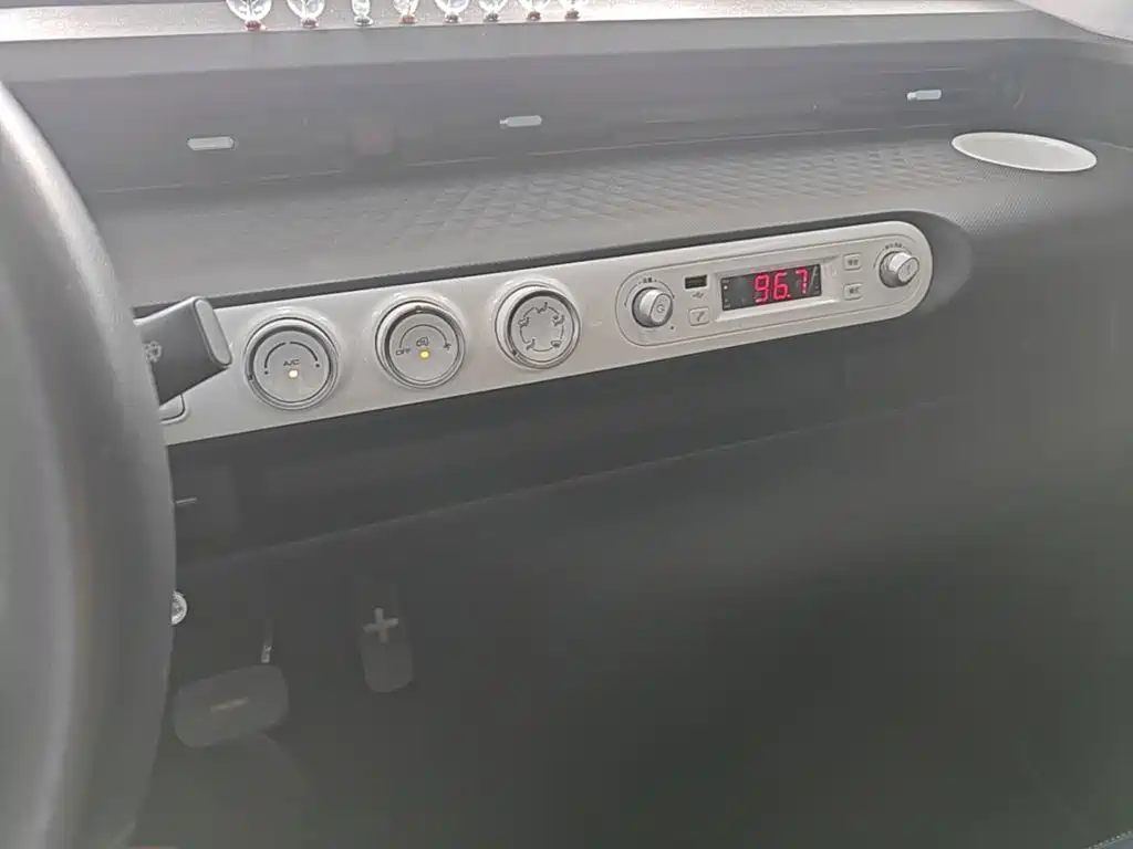 Wuling MINIEV — миниатюра 13