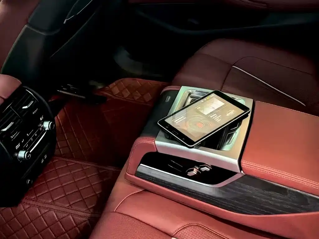 BMW 5 Series — миниатюра 12