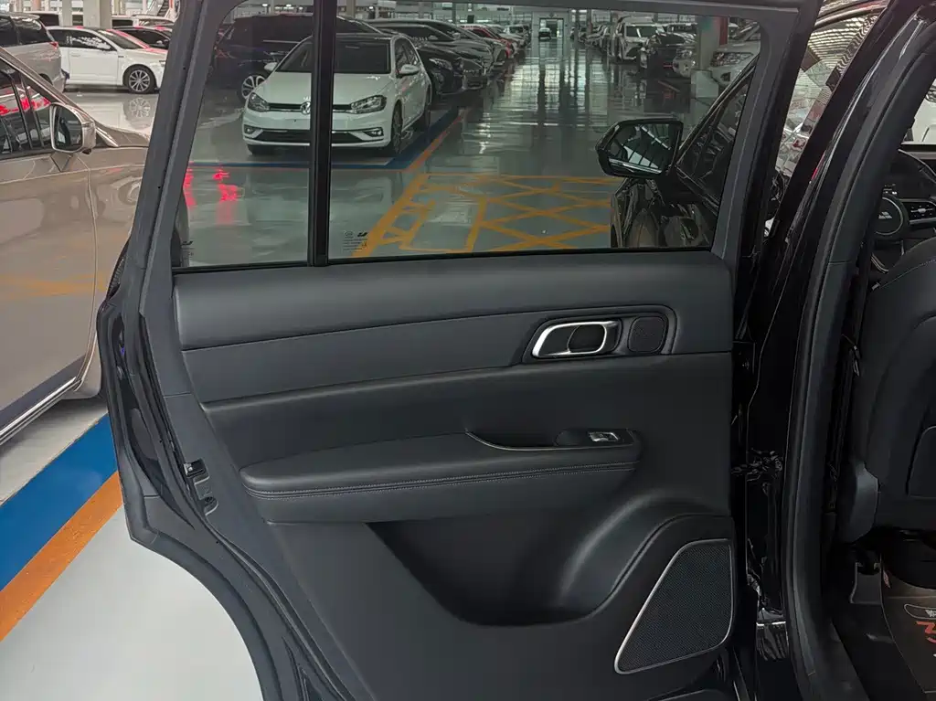 Li Auto Li ONE — миниатюра 17