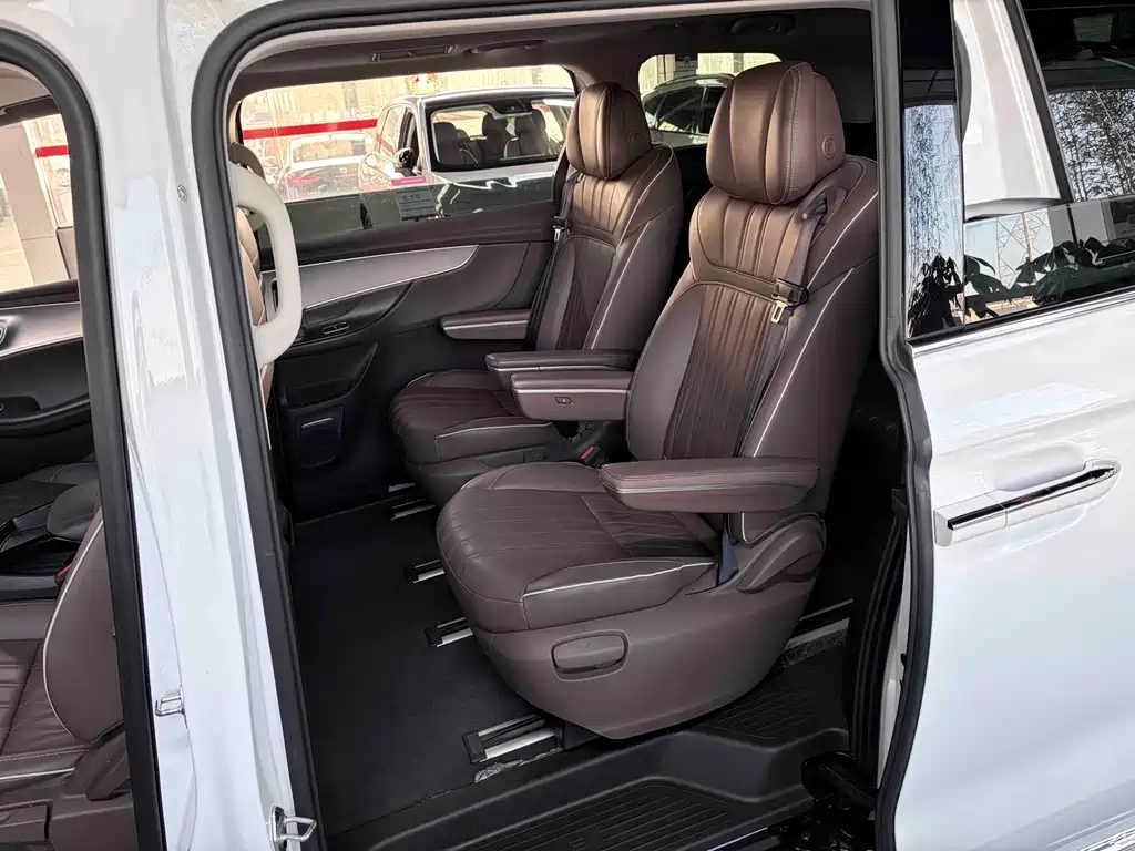 Roewe iMAX8 — миниатюра 9