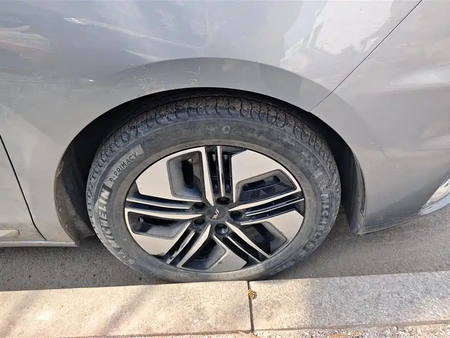 JAC Motors RUIFENG RF8 PHEV