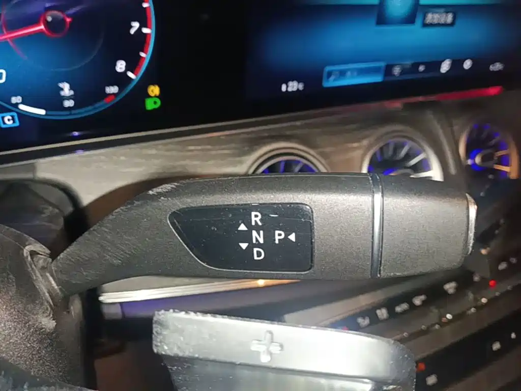 Mercedes-Benz E-Class — миниатюра 14