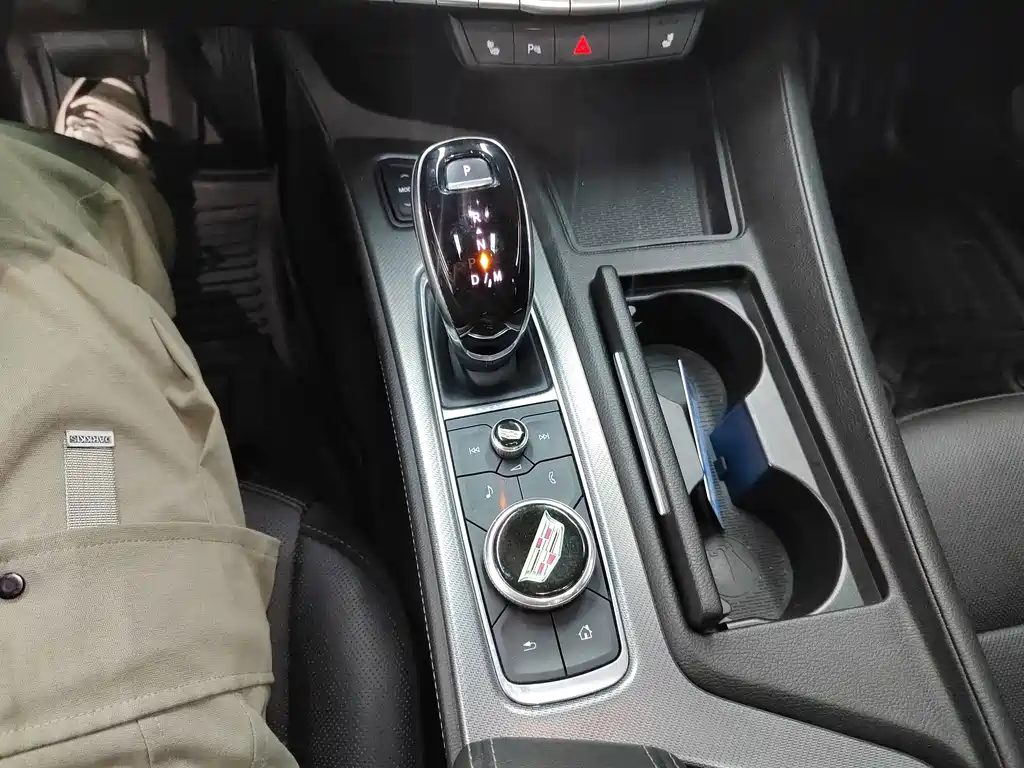 Cadillac CT5 — миниатюра 6