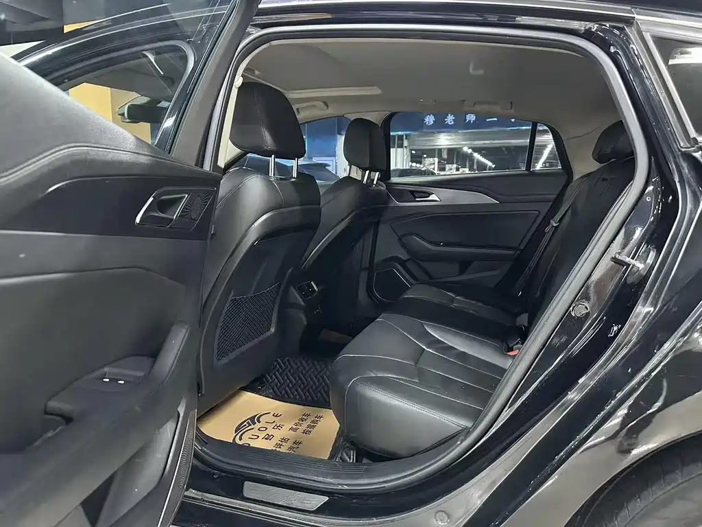 Hongqi Hongqi H5 — миниатюра 6