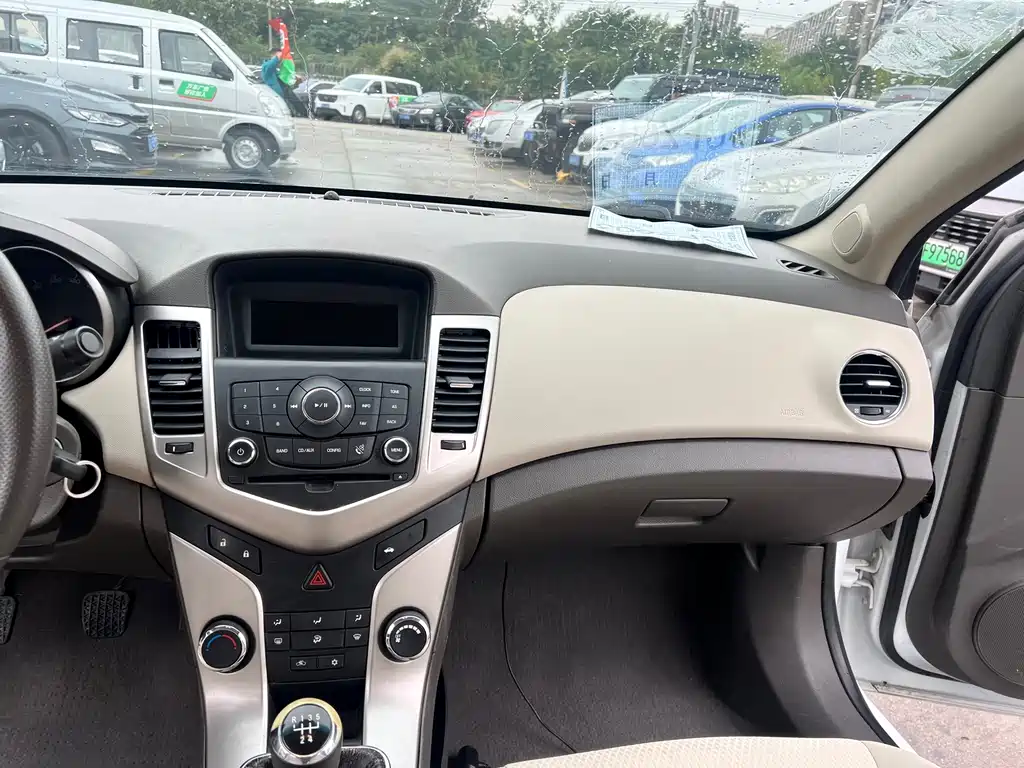 Chevrolet Cruze — миниатюра 8