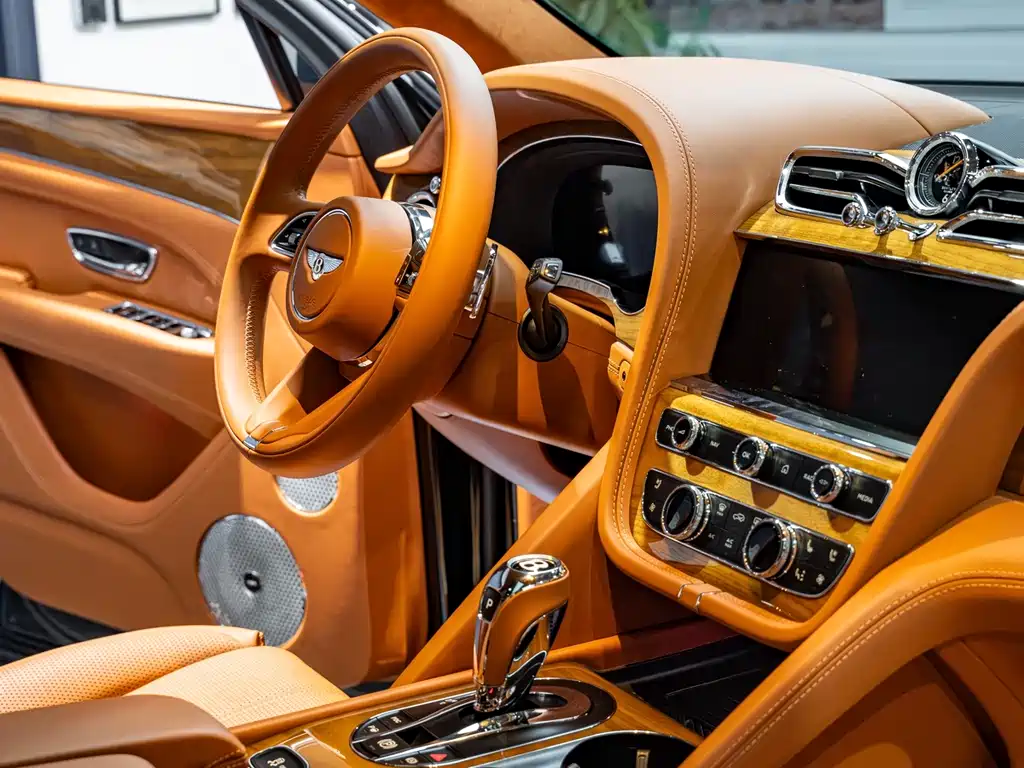Bentley Bentayga — миниатюра 10